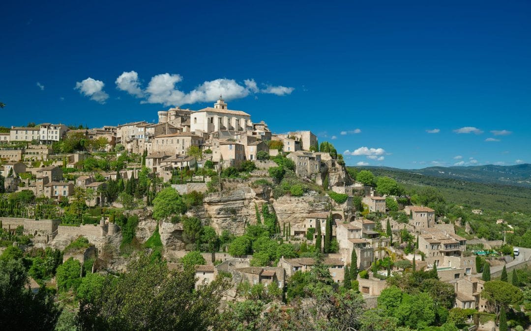 Village de Gordes : Perle de la Provence Perchée sur les Hauteurs